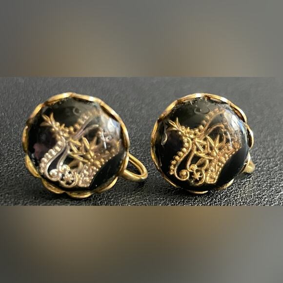 Pair Midcentury Lucite Royal Crown Screw Back Clip on Earrings Black & Gold Tone - Picture 2 of 7